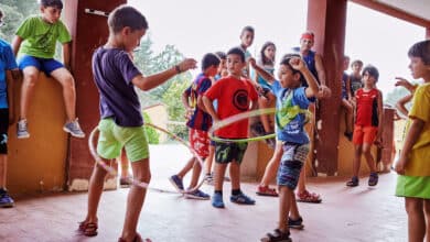 Los campamentos de verano de CaixaProinfancia acogen a unos 30.000 niños en riesgo de exclusión