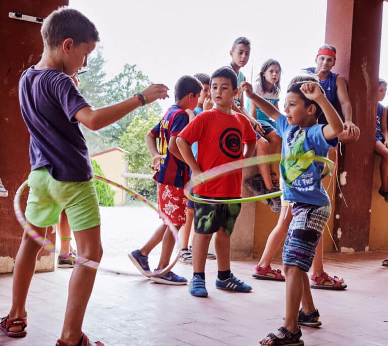 Los campamentos de verano de CaixaProinfancia acogen a unos 30.000 niños en riesgo de exclusión