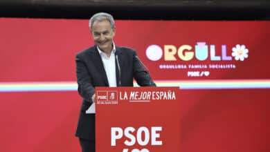Zapatero y González el 23-J: "Cada uno cumple su papel y habla para su público dentro y fuera del PSOE"
