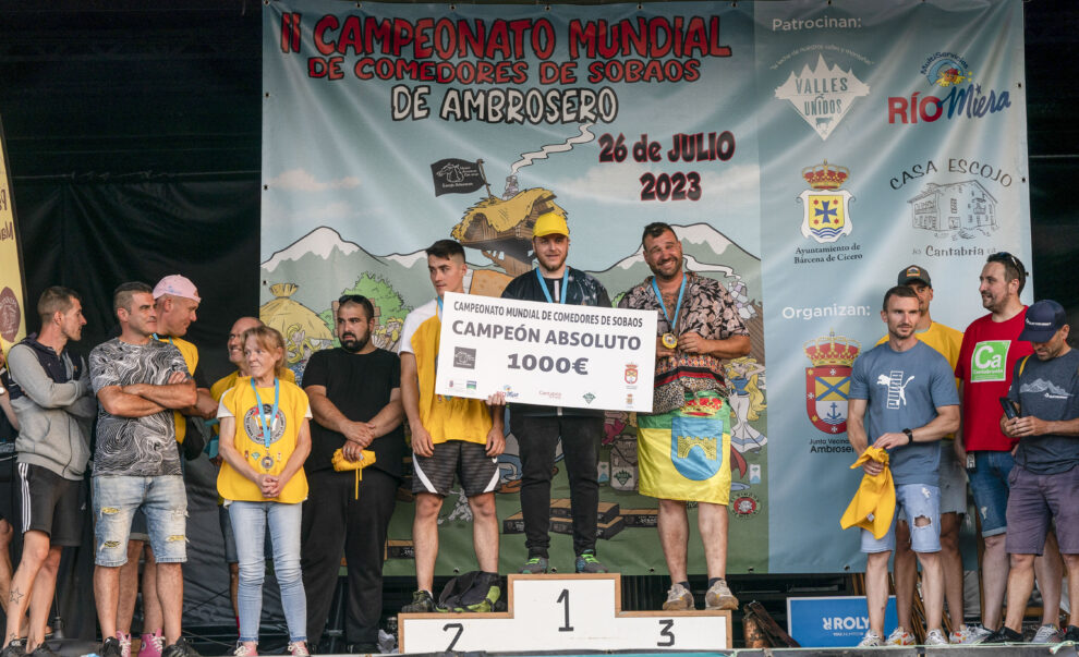 La localidad cántabra de Ambrosero acoge la segunda edición del campeonato mundial de comedores de sobaos