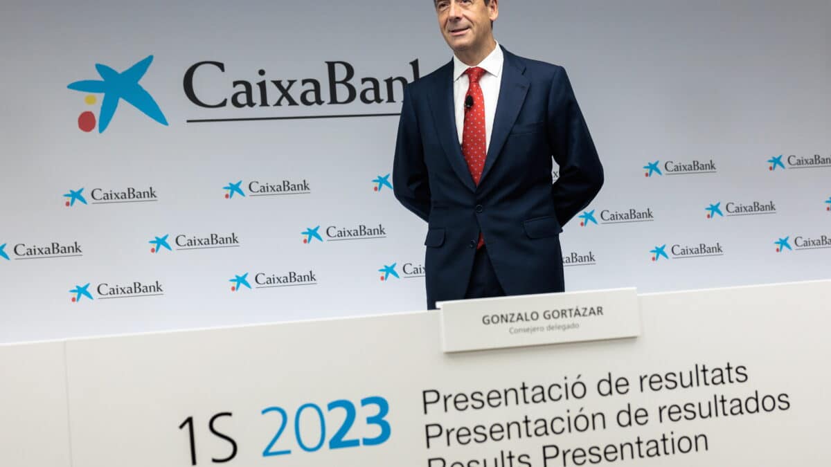CaixaBank critica la entrada de  STC en Telefónica: "No fue la mejor manera y generó polvareda"
