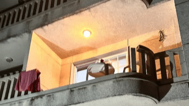 Cuatro jóvenes madrileños, heridos al ceder una barandilla y caer desde un balcón en Sanxenxo