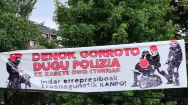 Los ertzainas, "perritos calientes" para los antisistema: los sindicatos policiales denuncian ataques en las fiestas patronales vascas