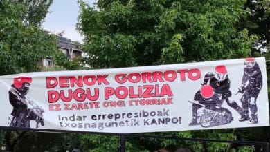 Los ertzainas, "perritos calientes" para los antisistema: los sindicatos policiales denuncian ataques en las fiestas patronales vascas