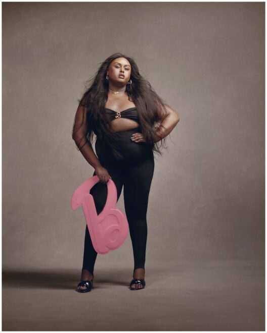 Ceval Omar, la modelo plus size de Zara que ha posado con varios looks inspirados en la película 'Barbie'