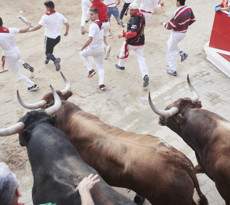 Fiestas de San Fermín 2023: la fecha del chupinazo, los encierros taurinos y su origen