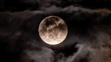La luna llena de agosto viene por partida doble: dos fechas, dos lunas