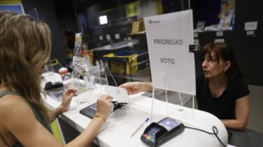 Correos asegura que el 100% de los electores recibirán hoy la documentación para votar