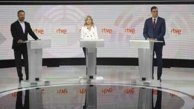 Díaz protagoniza el debate a tres y se sincroniza con Sánchez en sus ataques a Abascal y al ausente Feijóo