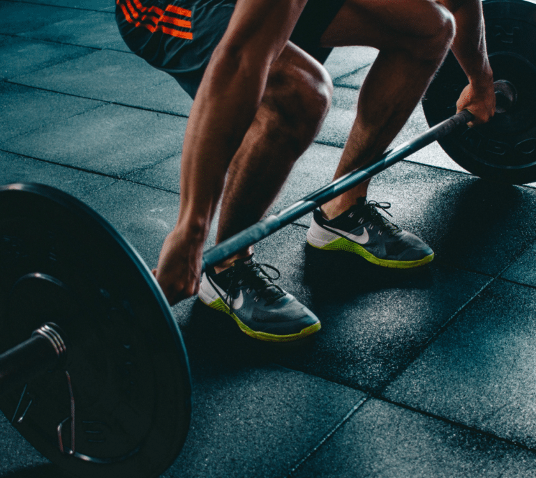 Cómo empezar el gimnasio este 2026: rutinas fáciles para principiantes