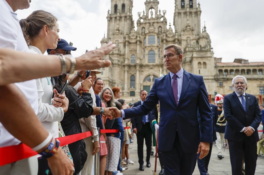 Sectores del PP creen que Feijóo "debe abrir su núcleo más cercano"