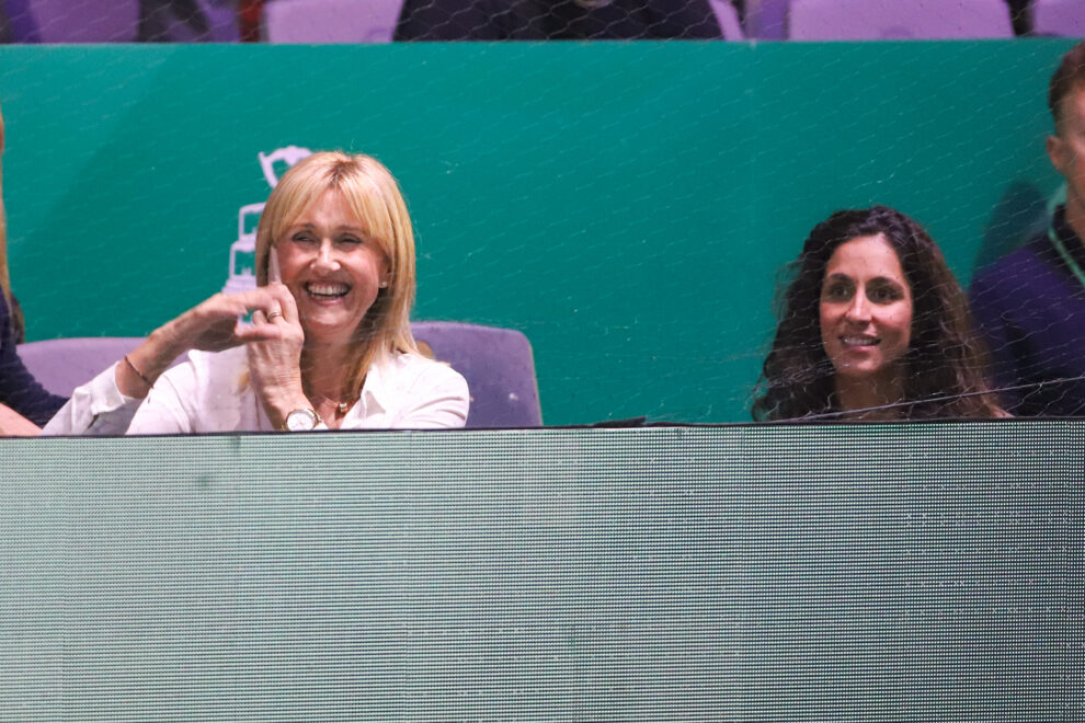 El tenista Rafa Nadal recibe el apoyo de su mujer, Mery Perelló, 
 y de su madre, Ana María Parera durante la sexta jornada de la Copa Davis 2019