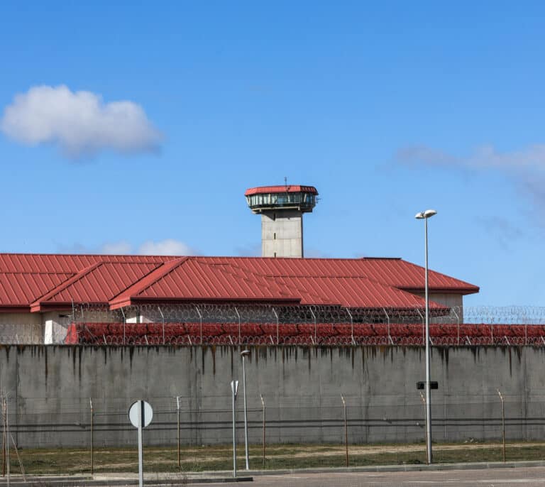 Día de reyertas con "pinchos carcelarios" en la prisión de Valdemoro por deudas de drogas