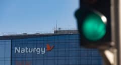 Naturgy reta a Endesa e Iberdrola y rebaja los precios del gas y la luz a sus clientes casi un 40%