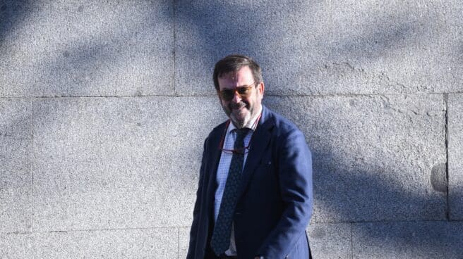 El nuevo presidente del CGPJ Vicente Guilarte a su llegada a una sesión extraordinaria para elegir a los magistrados del Tribunal Constitucional (TC), en la sede del Consejo general del Poder Judicial (CGPJ) El nuevo presidente del CGPJ Vicente Guilarte a su llegada a una sesión extraordinaria para elegir a los magistrados del Tribunal Constitucional (TC), en la sede del Consejo general del Poder Judicial (CGPJ)