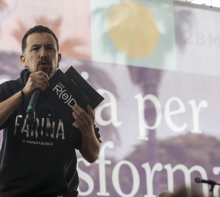 Iglesias avisa a Sánchez que el 'caso Puigdemont' le va a incomodar en la campaña por el "reaccionarismo español"