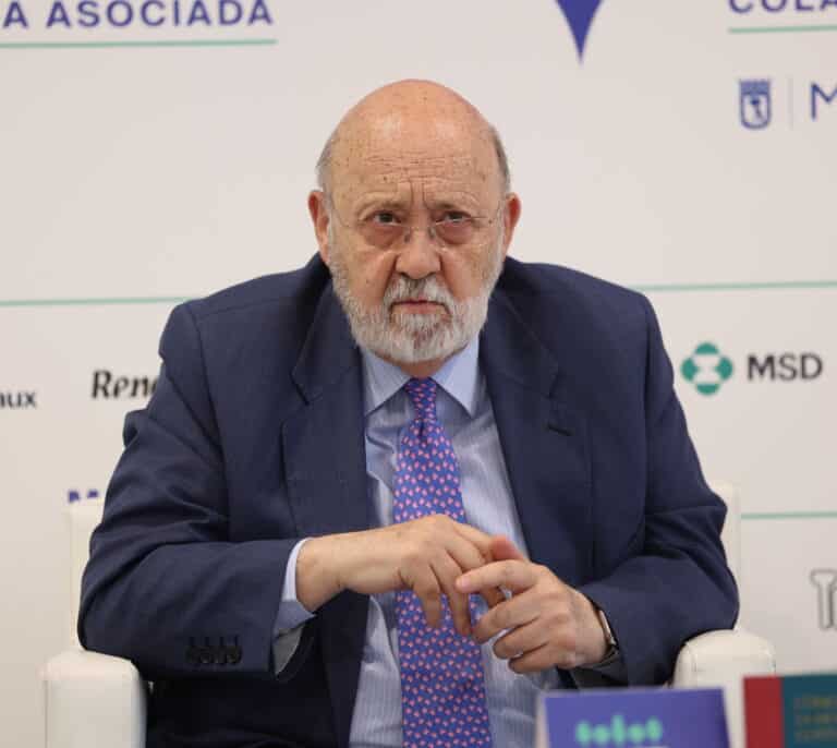 Tezanos vuelve a pedir el voto para el PSOE ante los "odios cainitas" de PP