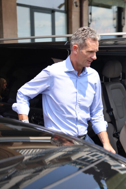 Iñaki Urdangarin saliendo del hotel el día de la graduación de su hija Irene Urdangarin