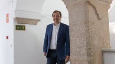 Vara retira su investidura y anuncia que dejará de ser líder del PSOE de Extremadura en otoño