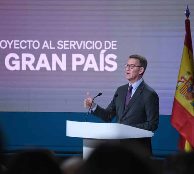 Feijóo, sin miedo a la silla vacía en el debate a cuatro, entre acusaciones de "cobardía" del PSOE