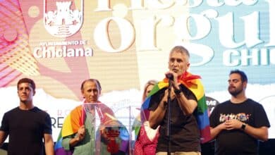 De la bandera arcoíris de Marlaska al 'pañuelico' y faja de Iceta: el 'finde' de los ministros de Sánchez