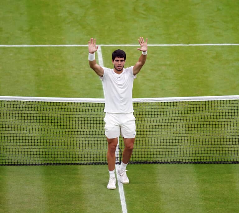 Horario y dónde ver la final de Wimbledon entre Alcaraz y Djokovic