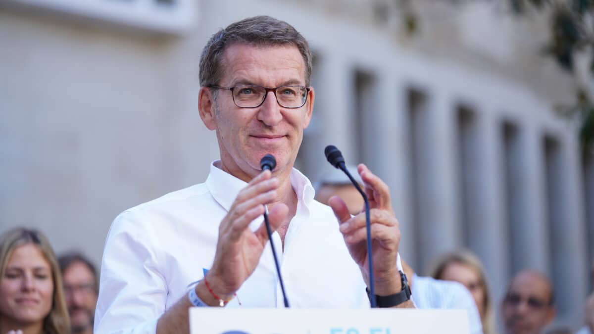 El líder nacional del Partido Popular y candidato a la presidencia del Gobierno, Alberto Núñez Feijóo, en un acto de campaña en Vitoria