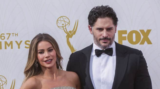 Joe Manganiello y Sofía Vergara en la alfombra roja de los Emmy