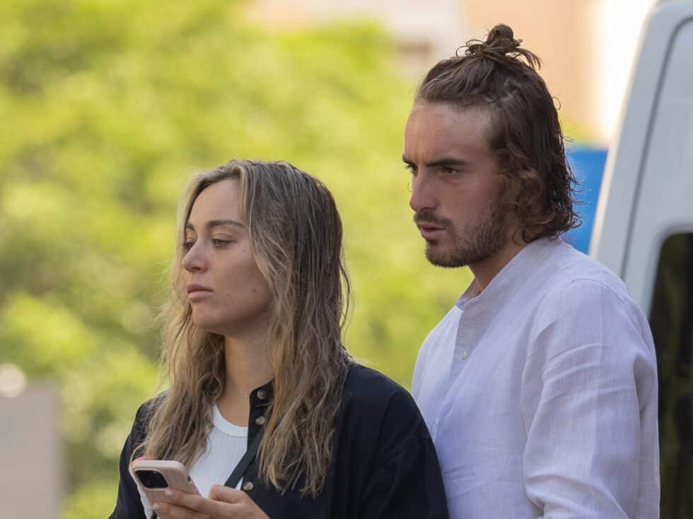 Paula Badosa y Stefanos Tsitsipas pasean por las calles de Madrid