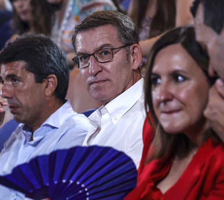 Feijóo promete cambiar la ley electoral si gobierna para no convocar elecciones en julio y agosto