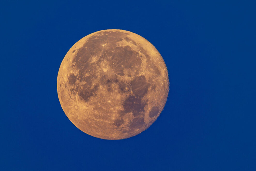 Así ha sido la superluna llena de julio conocida como “Luna de Ciervo” desde Andratx, Mallorca