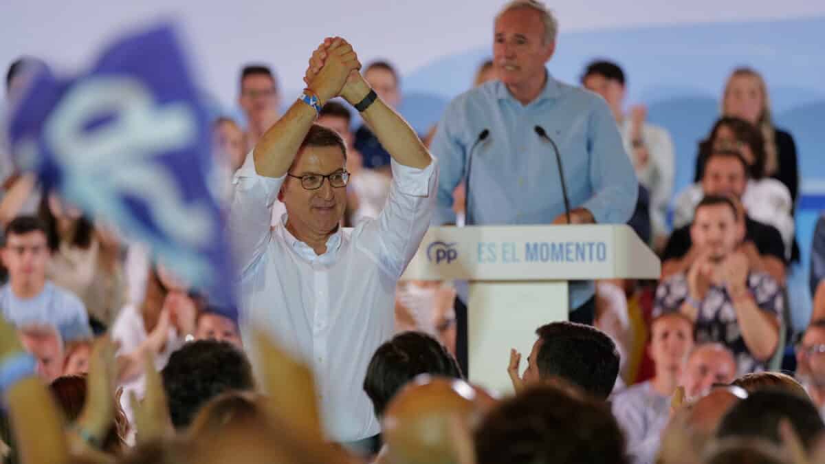 Foto final de encuestas: la media da al PP ganador con 143 escaños y deja a Vox la llave del gobierno