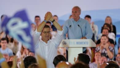 Foto final de encuestas: la media da al PP ganador con 143 escaños y deja a Vox la llave del gobierno