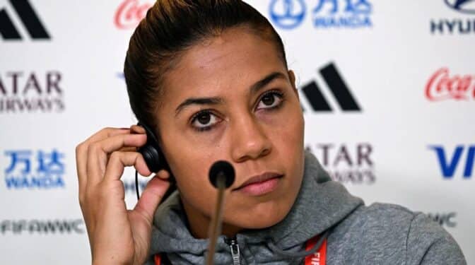Un periodista avergüenza al mundo del fútbol con una pregunta sobre la homosexualidad