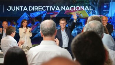 Barones del PP critican la estrategia electoral, pero cierran filas con Feijóo