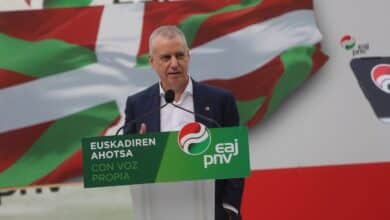 PNV, Bildu y PSE pugnan por el puñado de votos que determinará el liderazgo en Euskadi