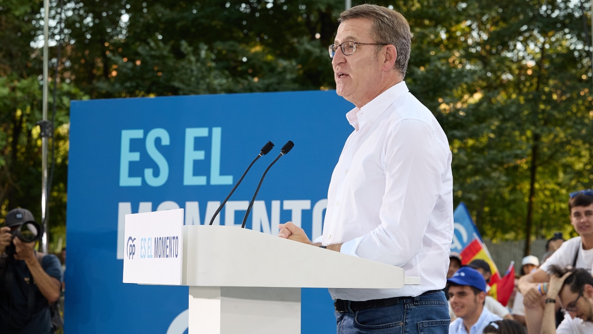 El líder del Partido Popular y candidato a la Presidencia del Gobierno, Alberto Núñez Feijóo, durante un acto de campaña electoral