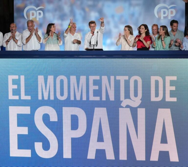 Feijóo reivindica "su derecho a formar Gobierno" y emplaza a  Sánchez a hablar para impedir bloqueos