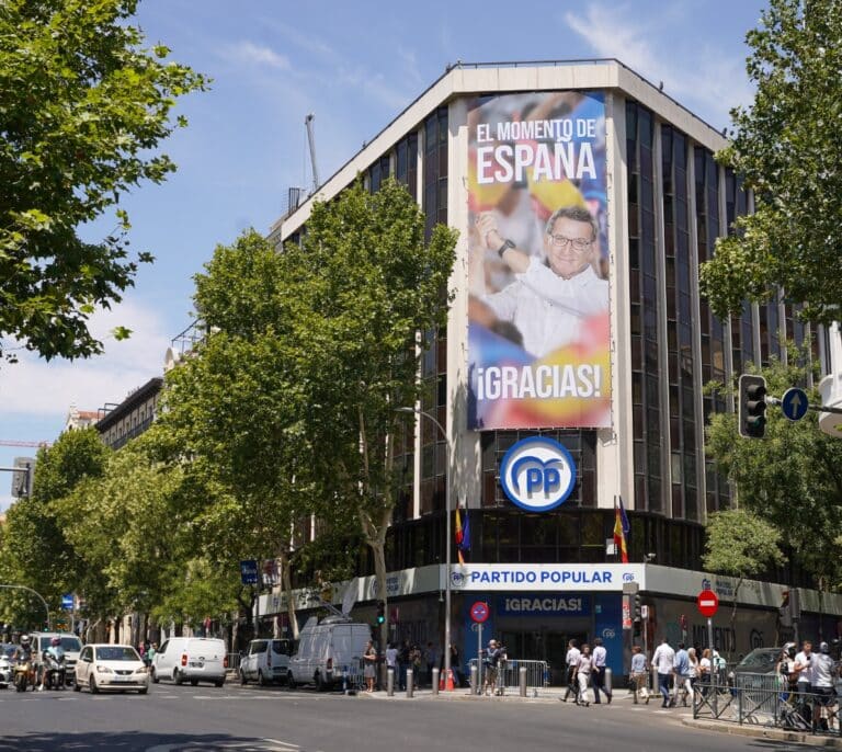 Feijóo iniciará de inmediato los contactos con Vox y explorará el "sí" de UPN y CC