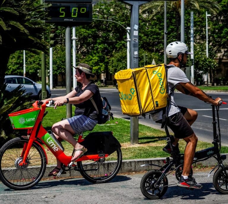 Trabajo vigila a las empresas durante la ola de calor aunque no especifica a cuántas ha multado
