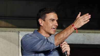 El CIS de Tezanos irrumpe en el escenario de pactos con una encuesta a la medida de Sánchez