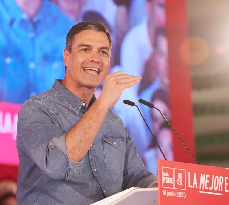 El CIS de Tezanos da ganador al bloque de la izquierda con una fuerte subida de Sumar