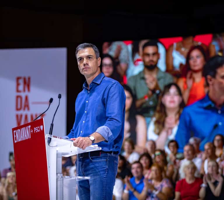 El CIS, contra todos los sondeos, da al PSOE la victoria el 23-J con 1,4 puntos por encima del PP