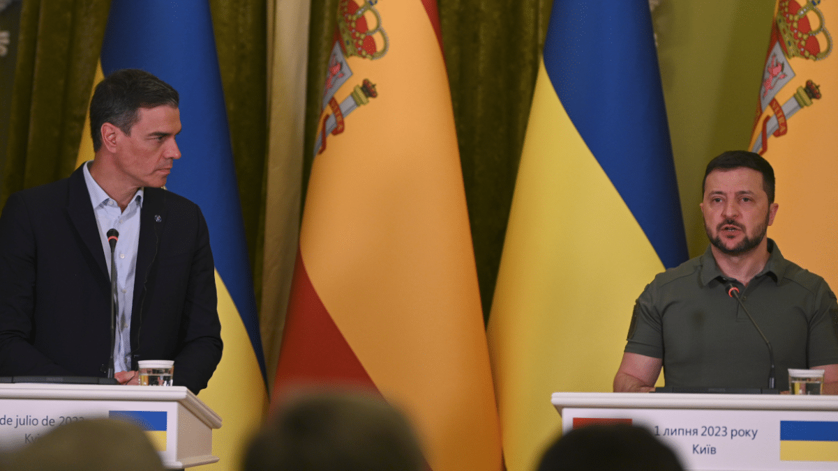 Sánchez anuncia que España aportará 55 millones para reconstruir Ucrania y más ayuda militar