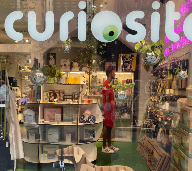 "Ser la guapa de la familia no es fácil" y otras genialidades en el centro de Madrid