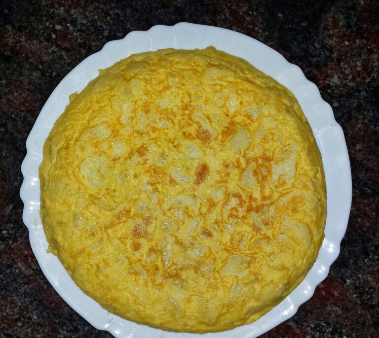 Al menos nueve intoxicados por botulismo en la UCI tras comer tortilla de patatas envasada
