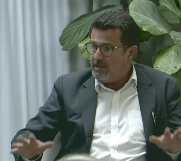 Vox, contra todos en el debate de programas culturales: "La izquierda es la campeona de la censura"
