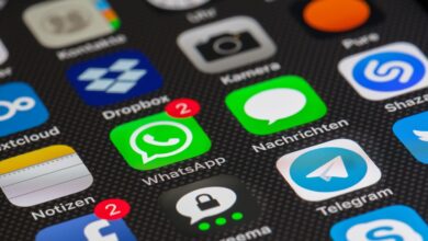 Multan a una empresa por incluir a una trabajadora en un grupo de Whatsapp