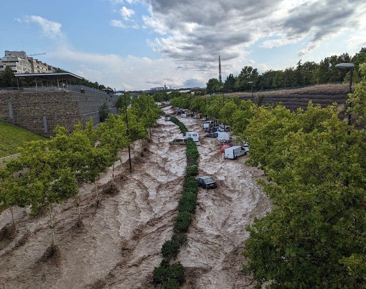 Inundaciones en el cinturón Z-30 de Zaragoza