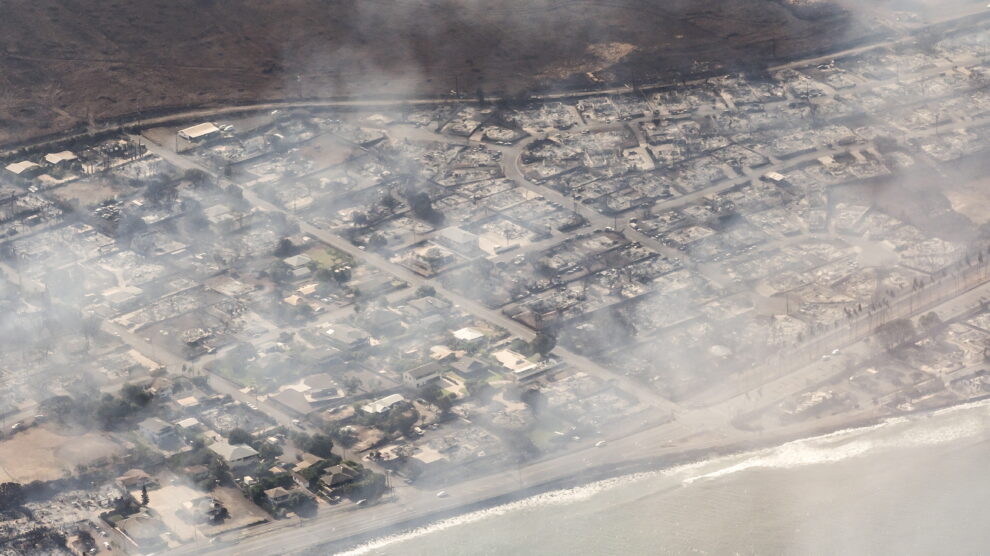 Vista aérea de los edificios dañados en Lahaina, HawáiE